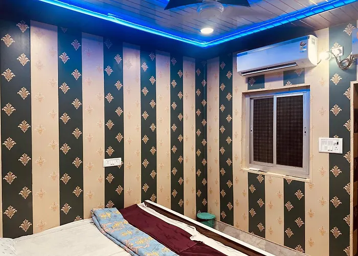 Hotel Raju Homestay Ayodhya 150 Meters From Shree Ram Janmbhoomi Temple 200 Meters From Ayodhya Dham Railway Station
