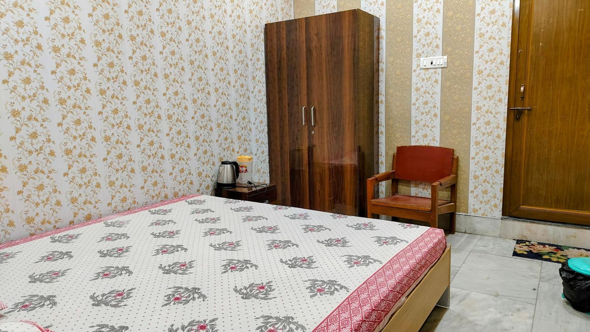 Homestay Raju 150 Meters From Shree Ram Janmbhoomi Temple 200 Meters From Dham Railway Station Ayodhya