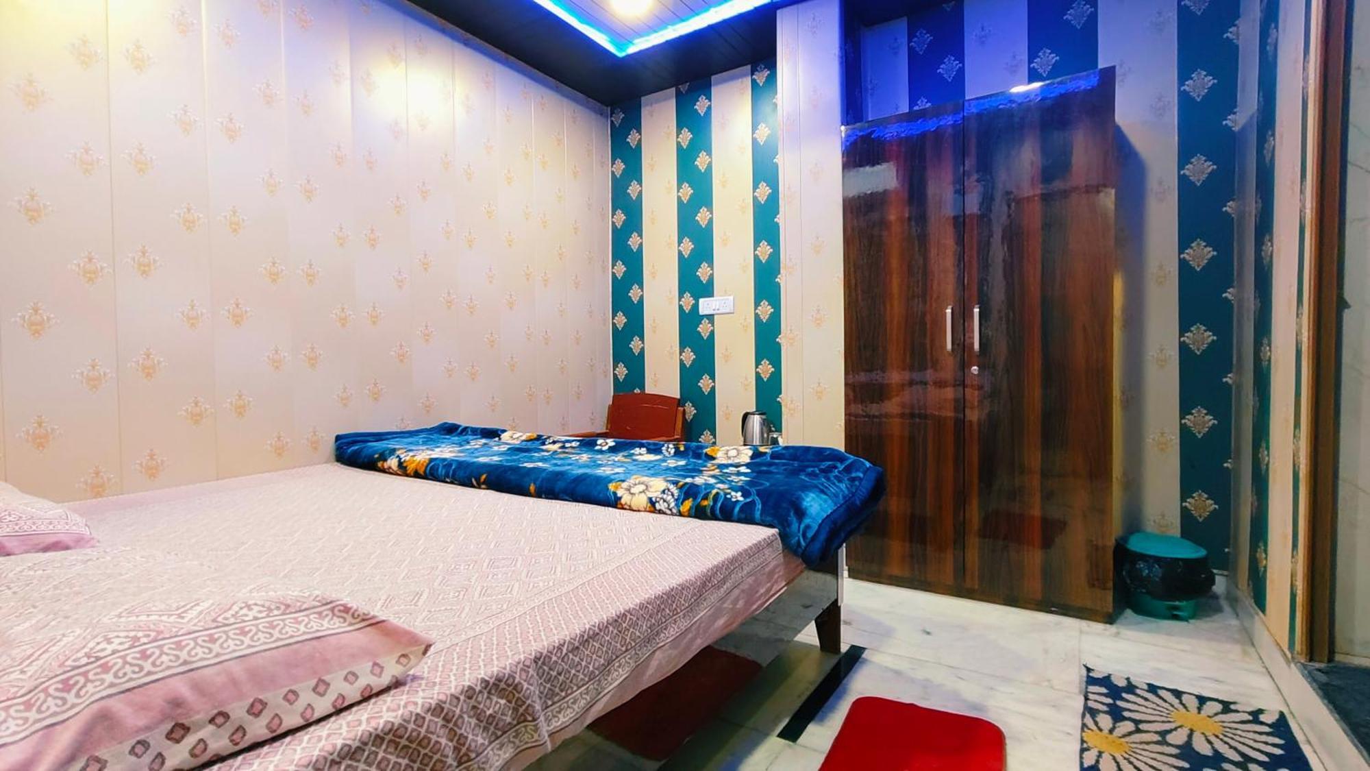 Homestay Raju 150 Meters From Shree Ram Janmbhoomi Temple 200 Meters From Dham Railway Station Ayodhya