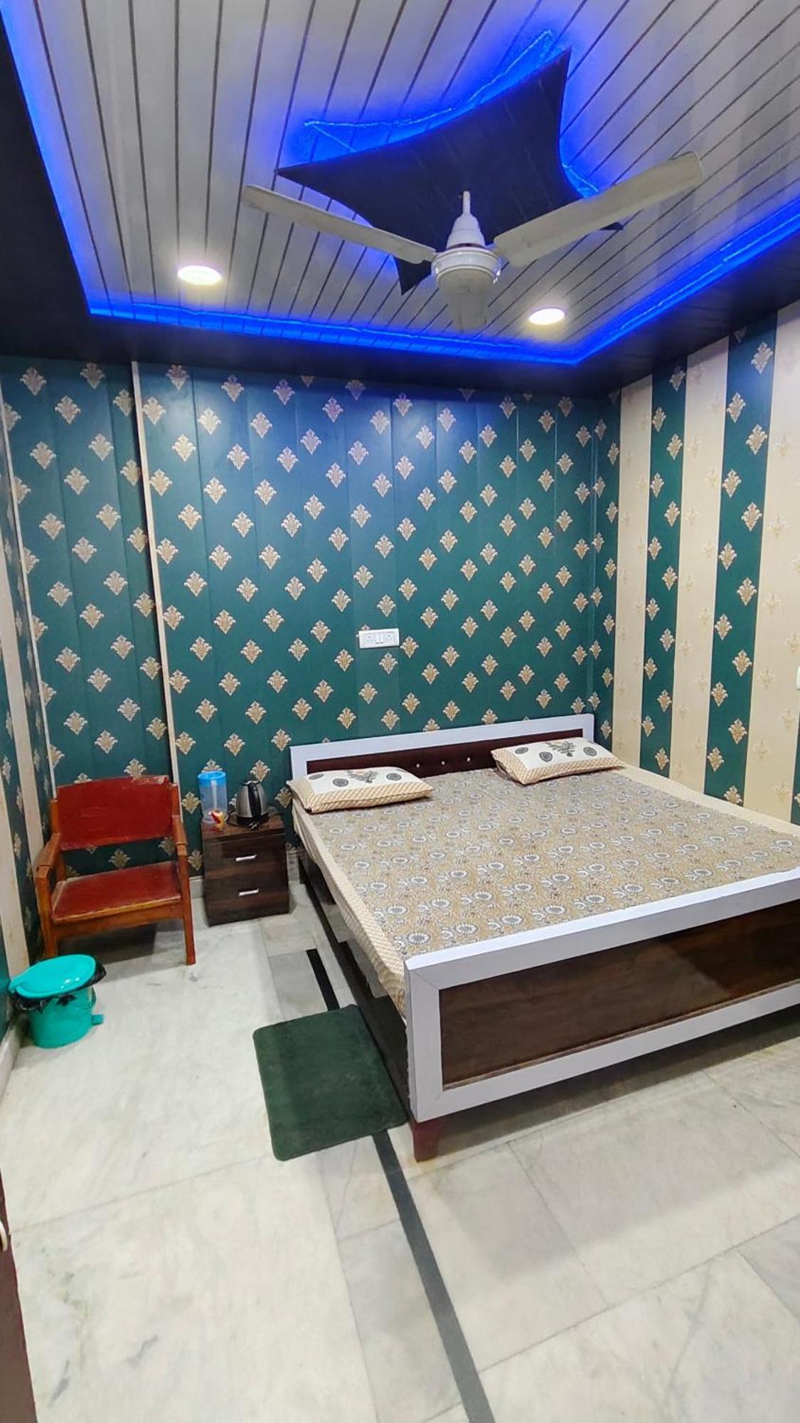 Homestay Raju 150 Meters From Shree Ram Janmbhoomi Temple 200 Meters From Dham Railway Station *